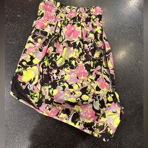 Lululemon Hotty Hot high rise shorts 2.5 inch